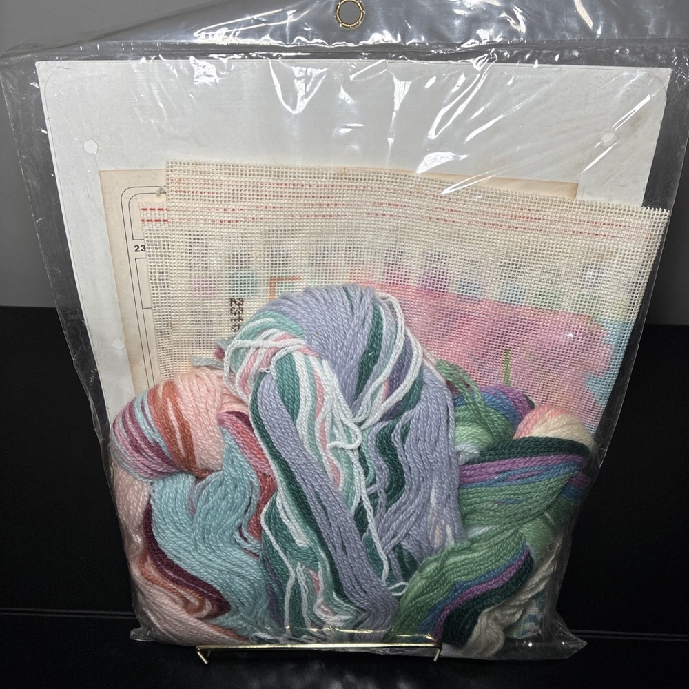 Vintage 1986 Dimensions Needlepoint Craft Kit "Floral Fantasy"-18 x 14--(S) - Picture 7 of 9